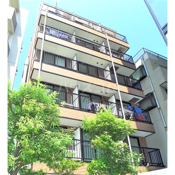 24/30 エントランス