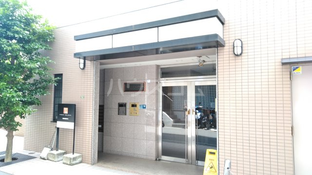 25/30 エントランス