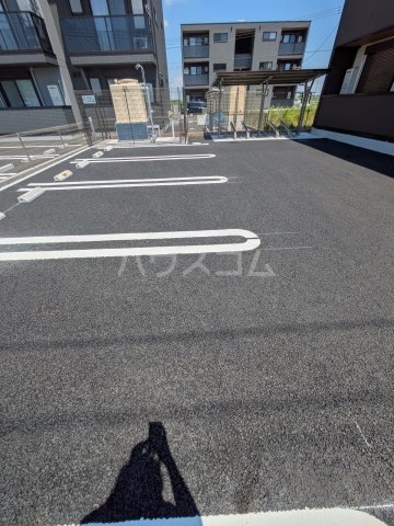 23/28 駐車場