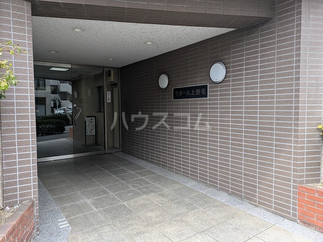 25/30 エントランス