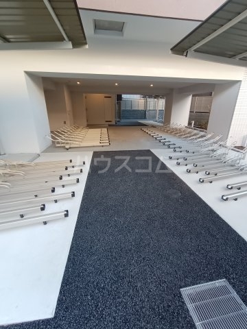 28/30 エントランス