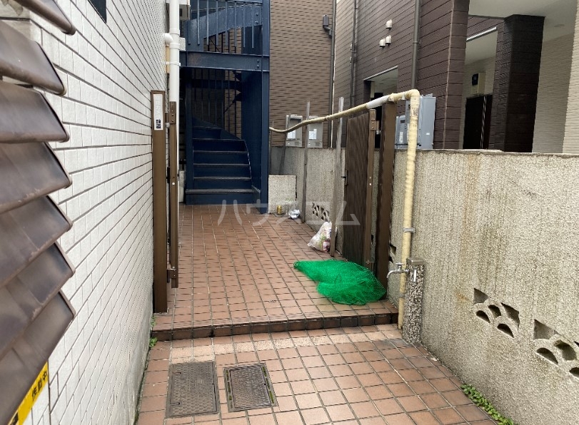 18/22 エントランス