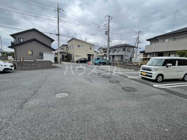 2/3 駐車場