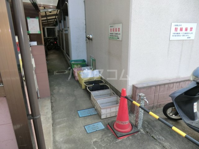 20/29 エントランス