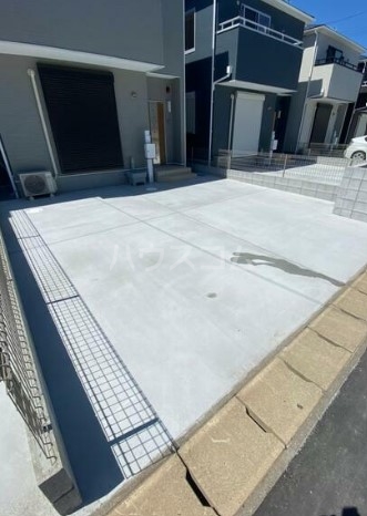 13/13 駐車場
