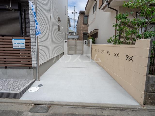 16/18 エントランス