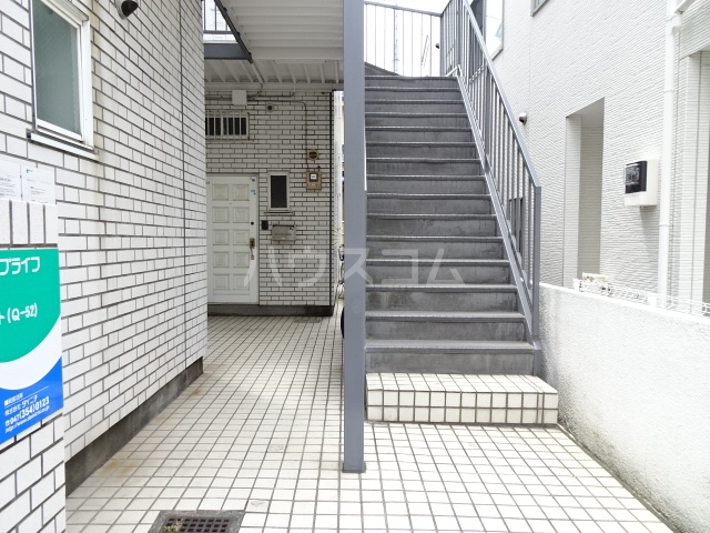 16/25 エントランス