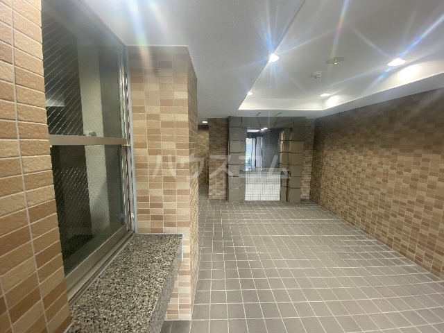 20/29 エントランス