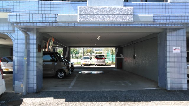 2/4 エントランス