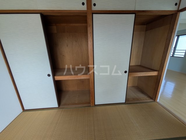 13/30 収納