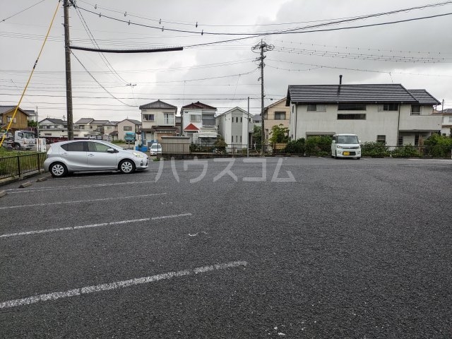 22/28 駐車場