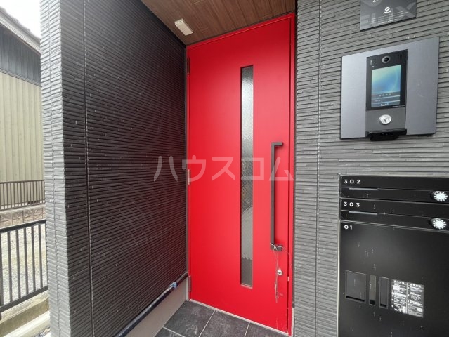 23/30 エントランス