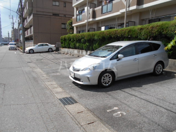 16/25 駐車場