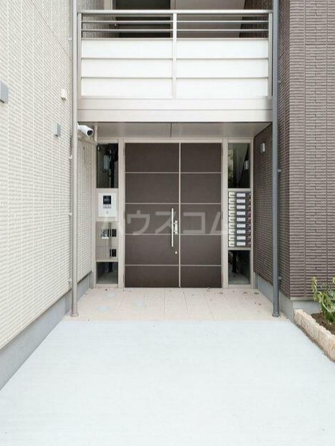 25/30 エントランス