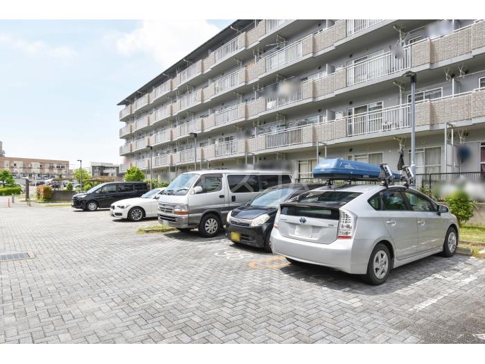 20/27 駐車場