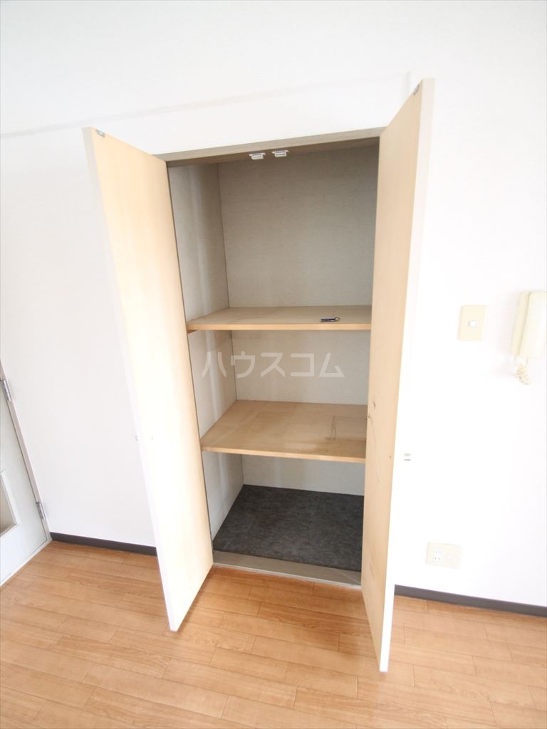 13/30 収納