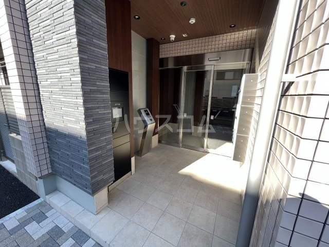 15/21 エントランス