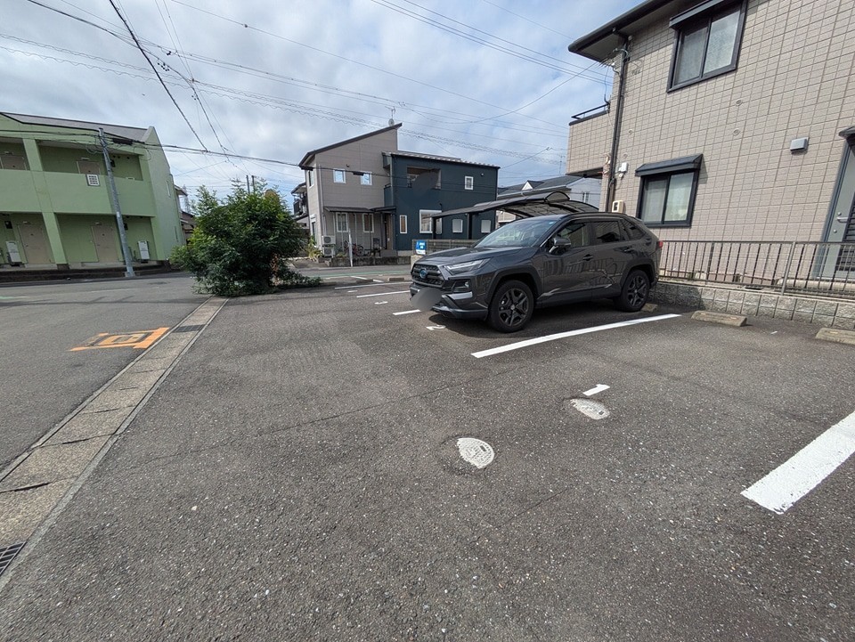 20/28 駐車場