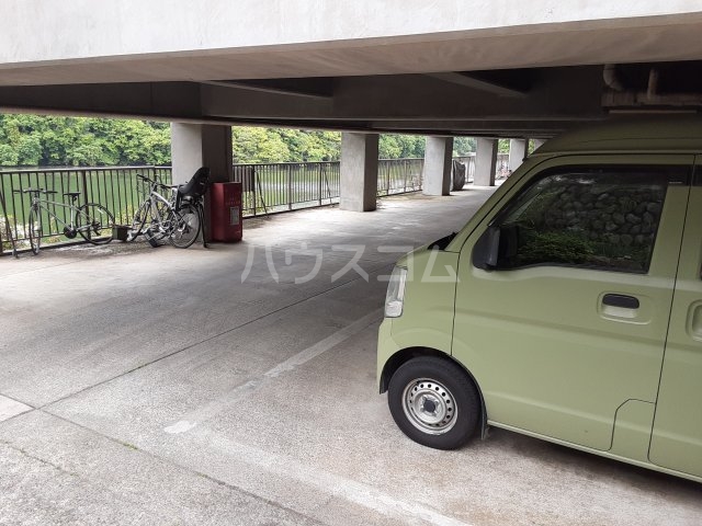 20/21 駐車場
