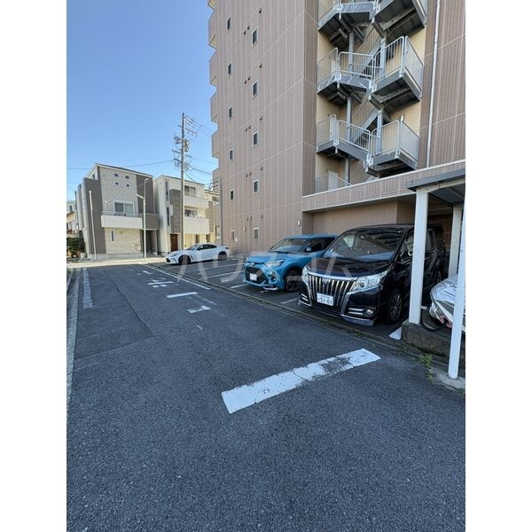 18/19 駐車場