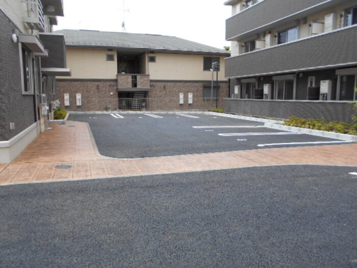 18/28 駐車場
