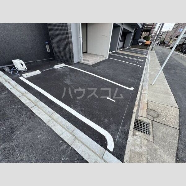 14/18 駐車場