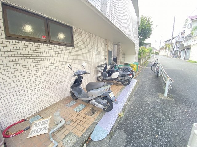 21/30 エントランス