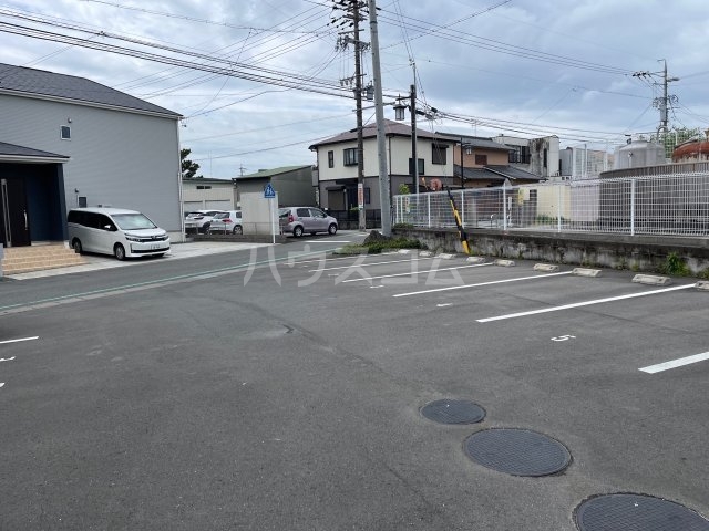 26/30 駐車場