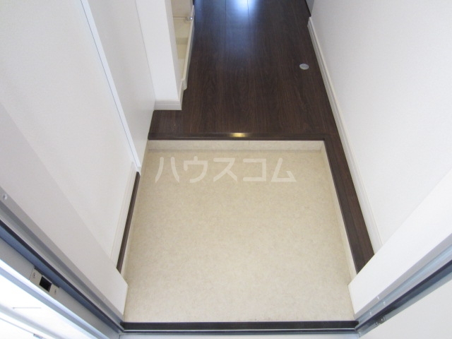 16/30 玄関