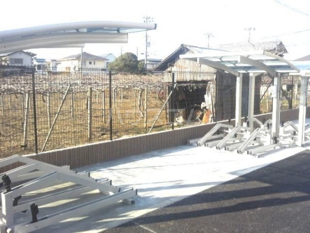 18/28 駐車場