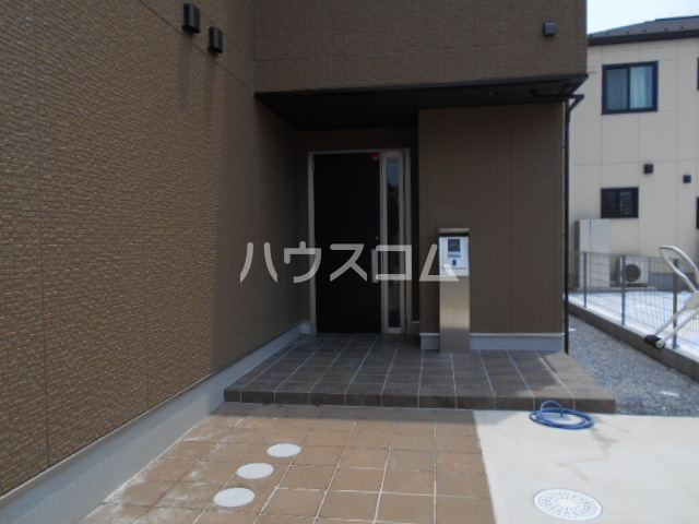 22/30 エントランス