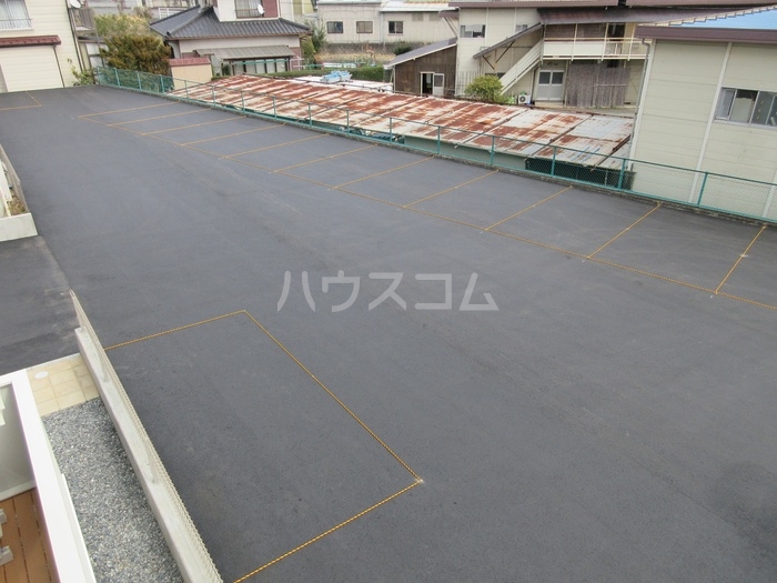 15/15 駐車場