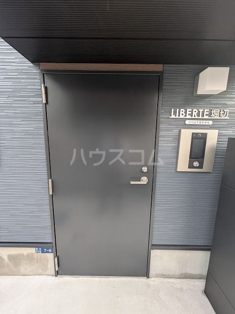 4/5 エントランス