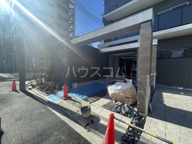 13/18 エントランス