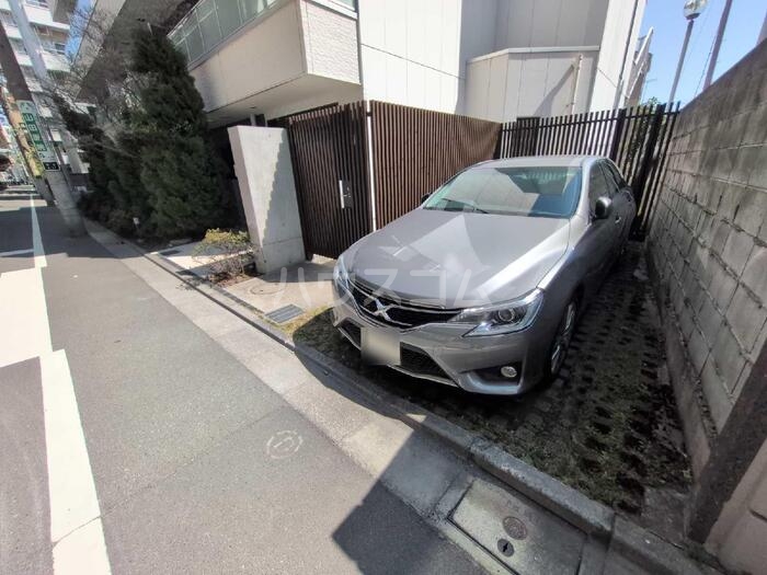 26/30 駐車場