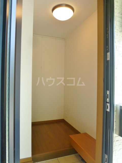 14/28 玄関