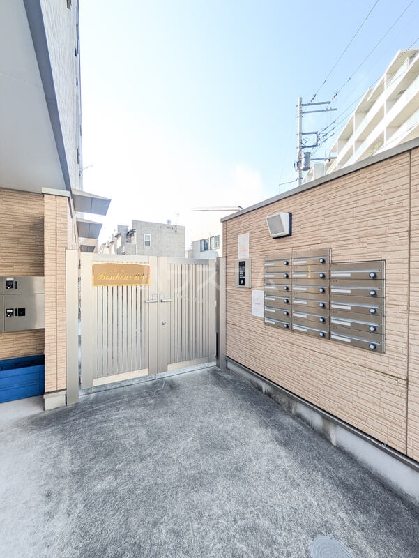 23/30 駐車場