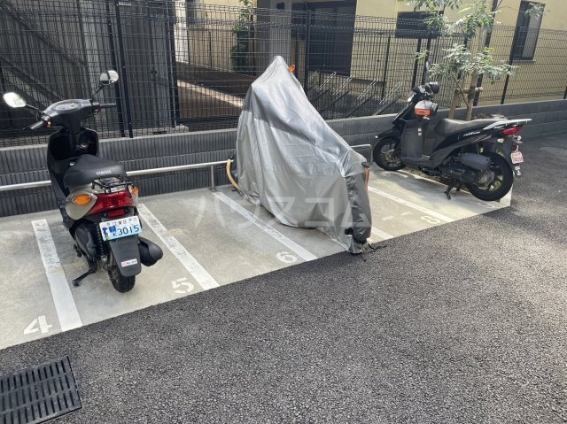 20/29 駐車場