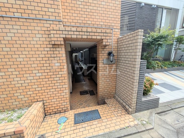 21/24 エントランス
