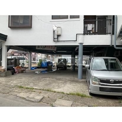 23/25 駐車場