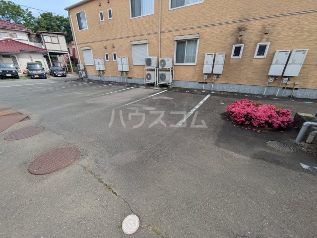 14/18 駐車場