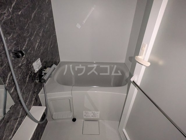 13/30 浴室