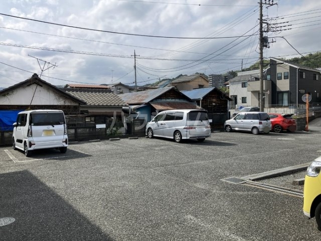 22/27 駐車場