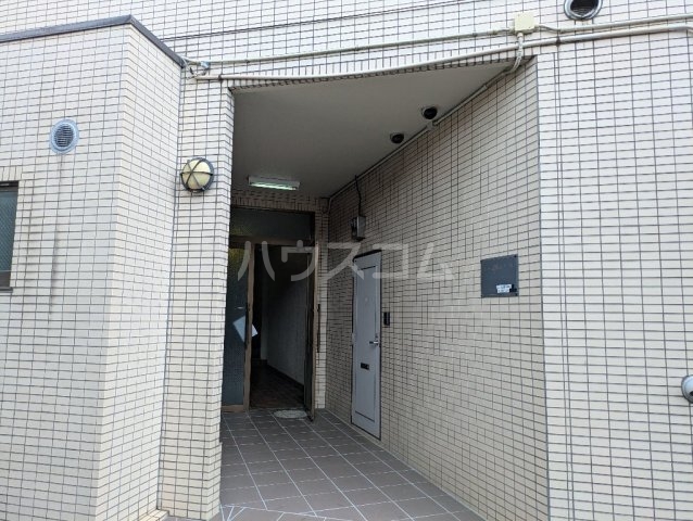 22/30 エントランス