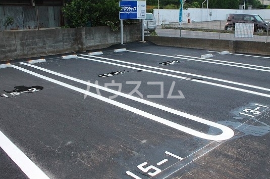 25/26 駐車場
