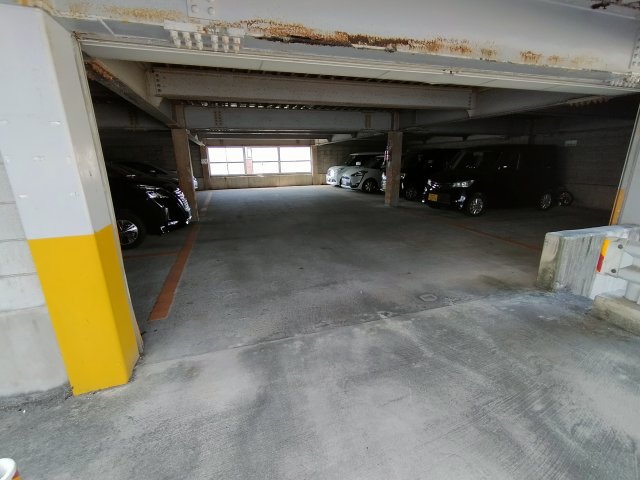 25/30 駐車場