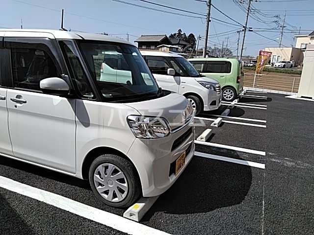 15/17 駐車場