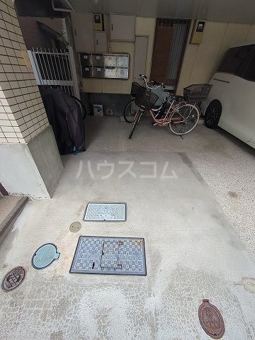 25/26 駐車場