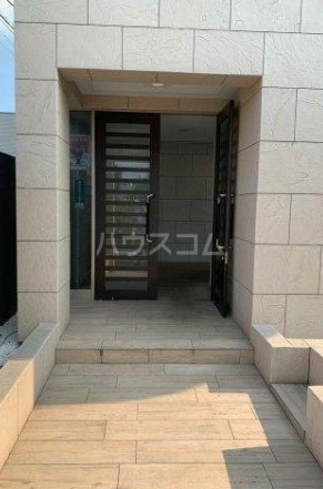 3/4 エントランス