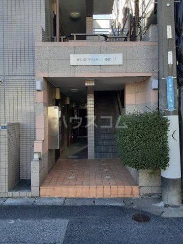 23/30 エントランス